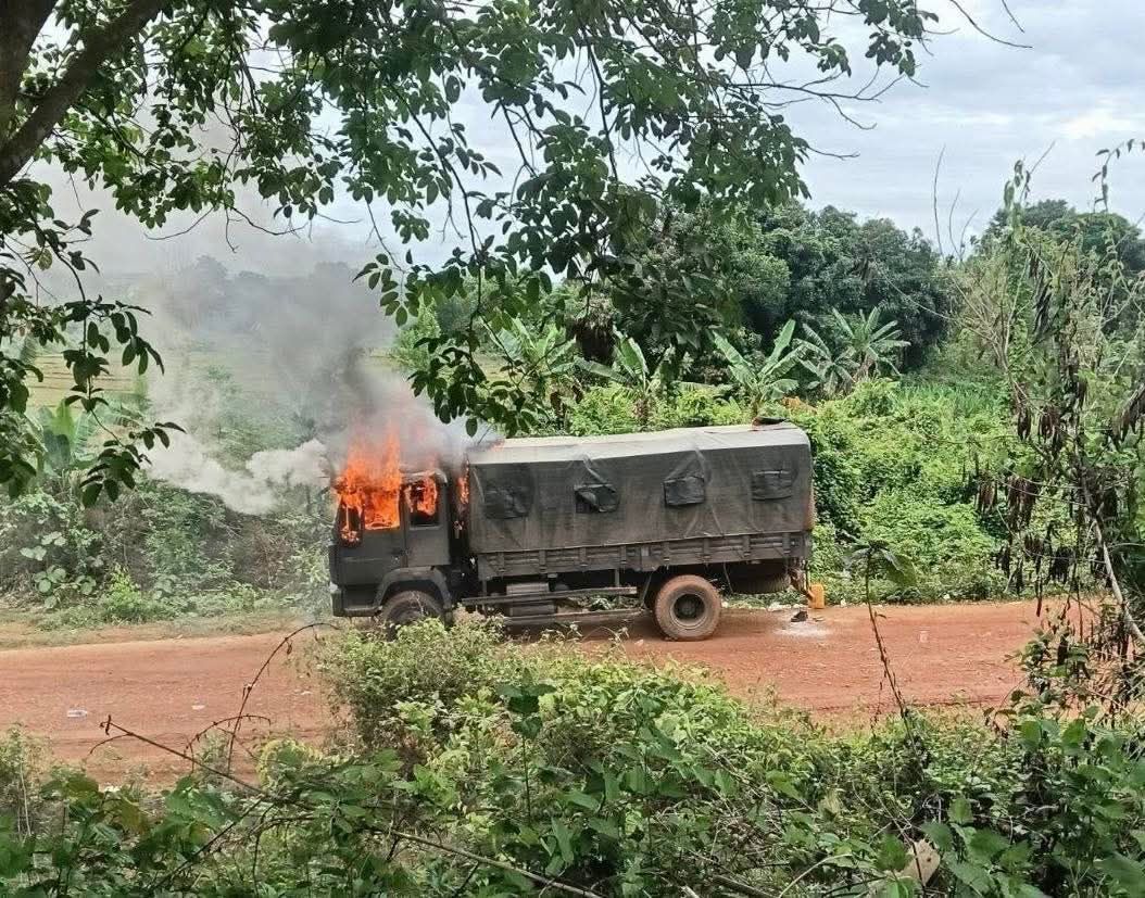 Photo: မောင်ဆောင်းခ