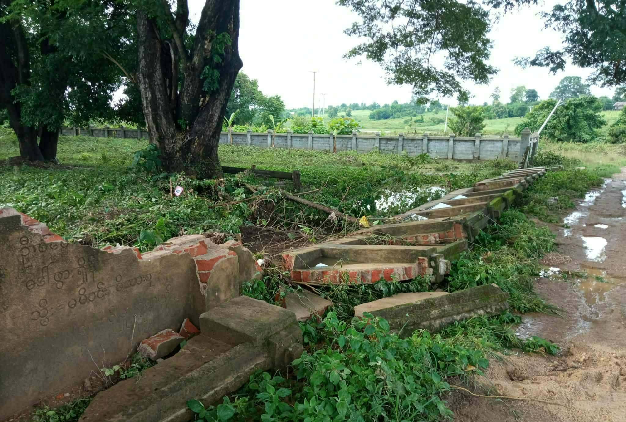 ကောလင်းရှိ ကျေးရွာတရွာတွင် ရေကြီးမှုကြောင့် ပျက်စီးမှုများ။ (Photo: YG)