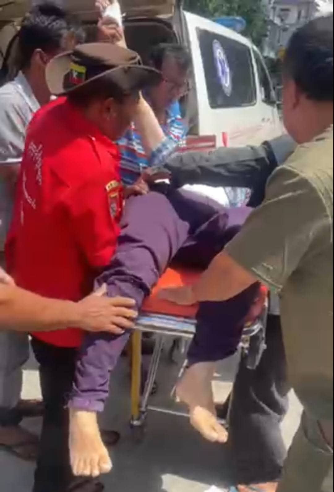 Photo: နှလုံးလှပိုင်ရှင်များ လူမှုကူညီရေးအသင်း