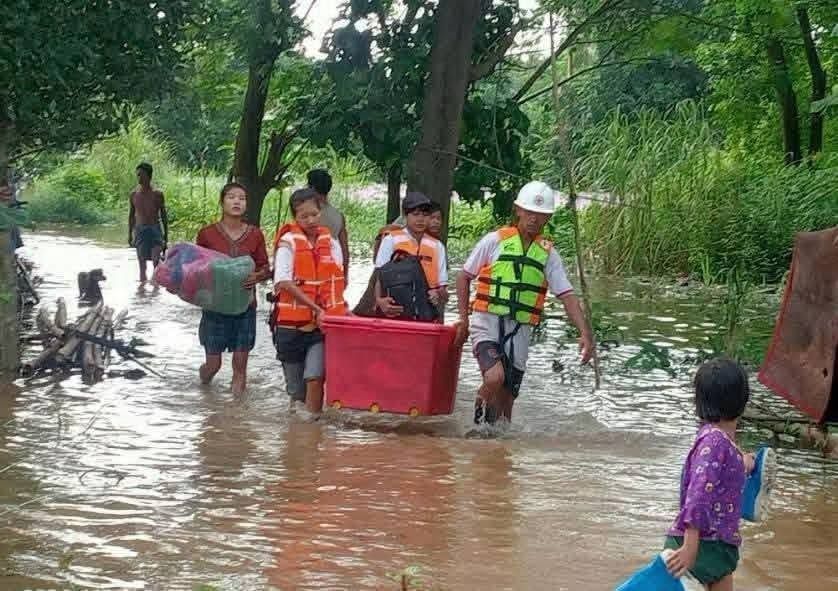 Photo: ငါးသိုင်းချောင်းကြက်ခြေနီ