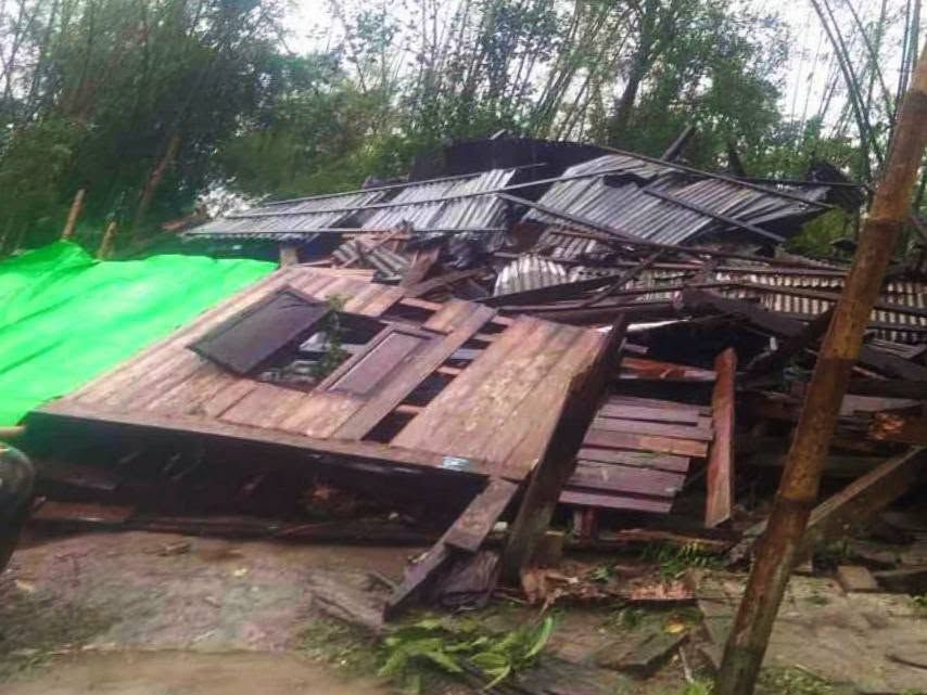 လေးမျက်နှာမြို့နယ် လေကြောင်းဗုံးကြဲခံရပုံ  (Photo : Aung Min Soe)