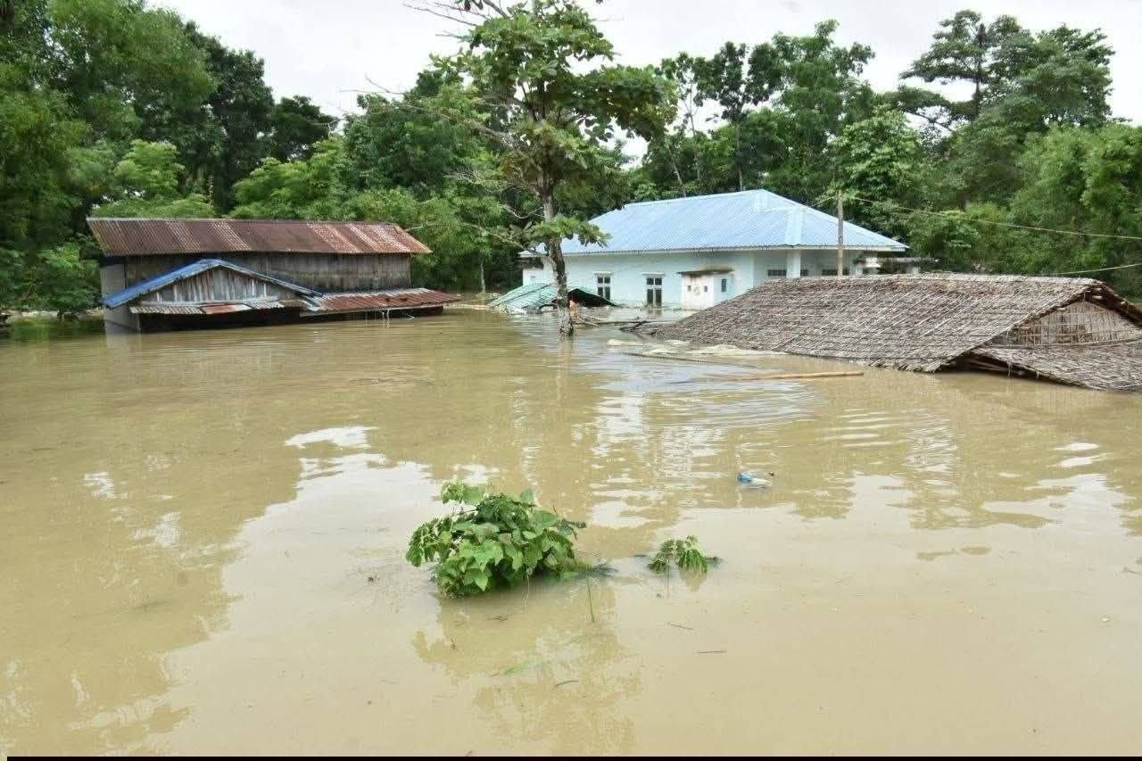 Photo: ကူညီကယ်ဆယ်ရေးအဖွဲ့