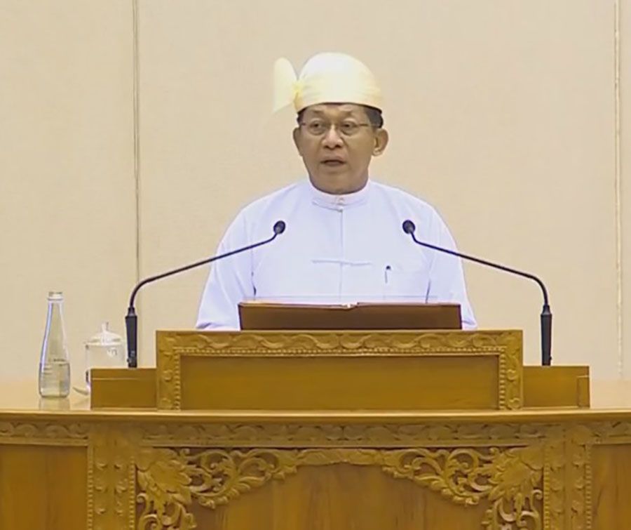 ကျောင်းပေါင်း ၅၀၀ နီးပါးဖျက်ဆီးခဲ့သည့် စစ်အာဏာရှင်က တပြေးညီပညာရေးမြှင့်တင်မည်ဟုဆို 