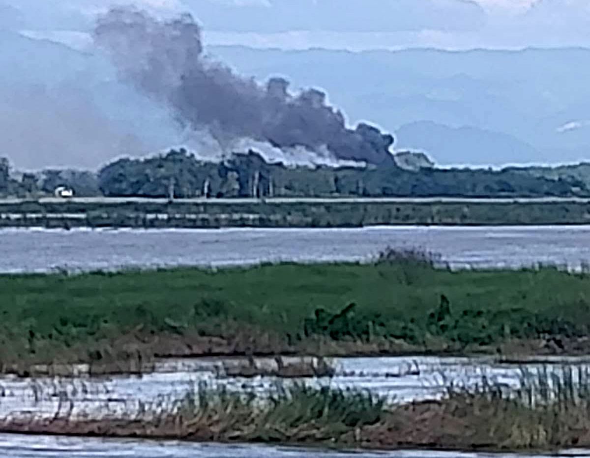 မတ္တရာမြို့နယ် အေးကျွန်းရွာကို စစ်တပ်က မီးရှို့ပြီး ဒေသခံများကို ဖမ်းဆီးသွား