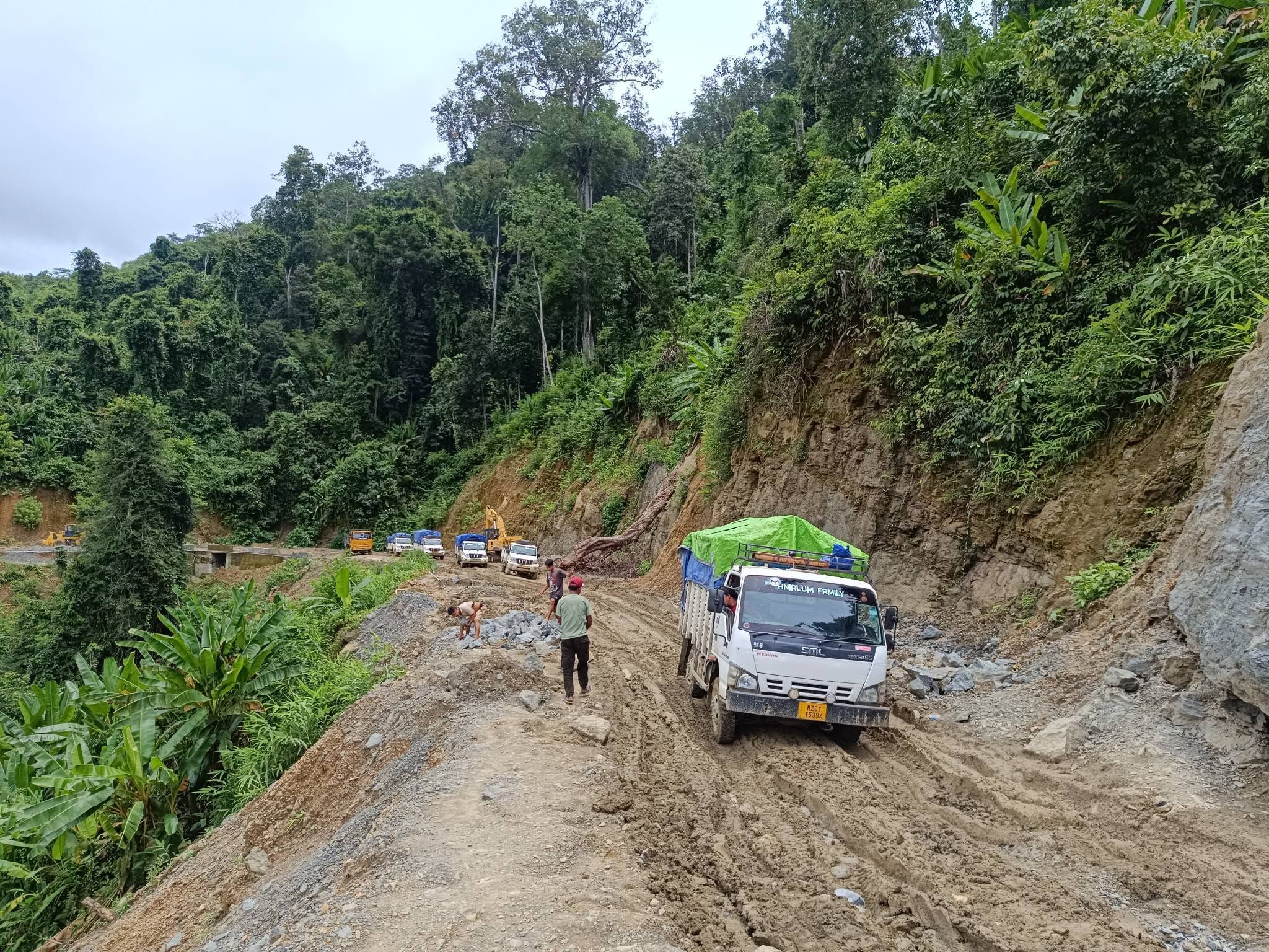 မီဇိုရမ်တွင် မြေပြိုမှုများကြောင့် ရခိုင်ကုန်သွယ်ရေး ထိခိုက် 