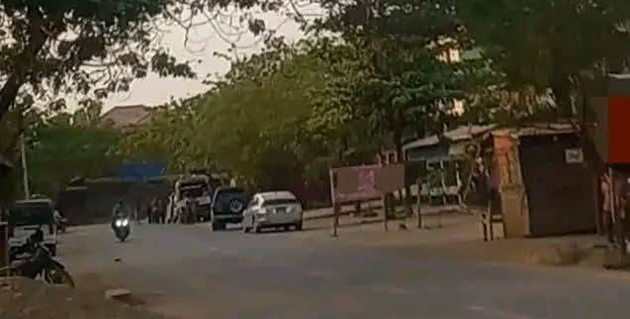   မုံရွာမြို့၌ ထောက်ပံ့ကြေးပေးမည်ဆိုကာ အရပ်သား ၁၀၀ ခန့်ကို စစ်တပ်က  ဖမ်းဆီး