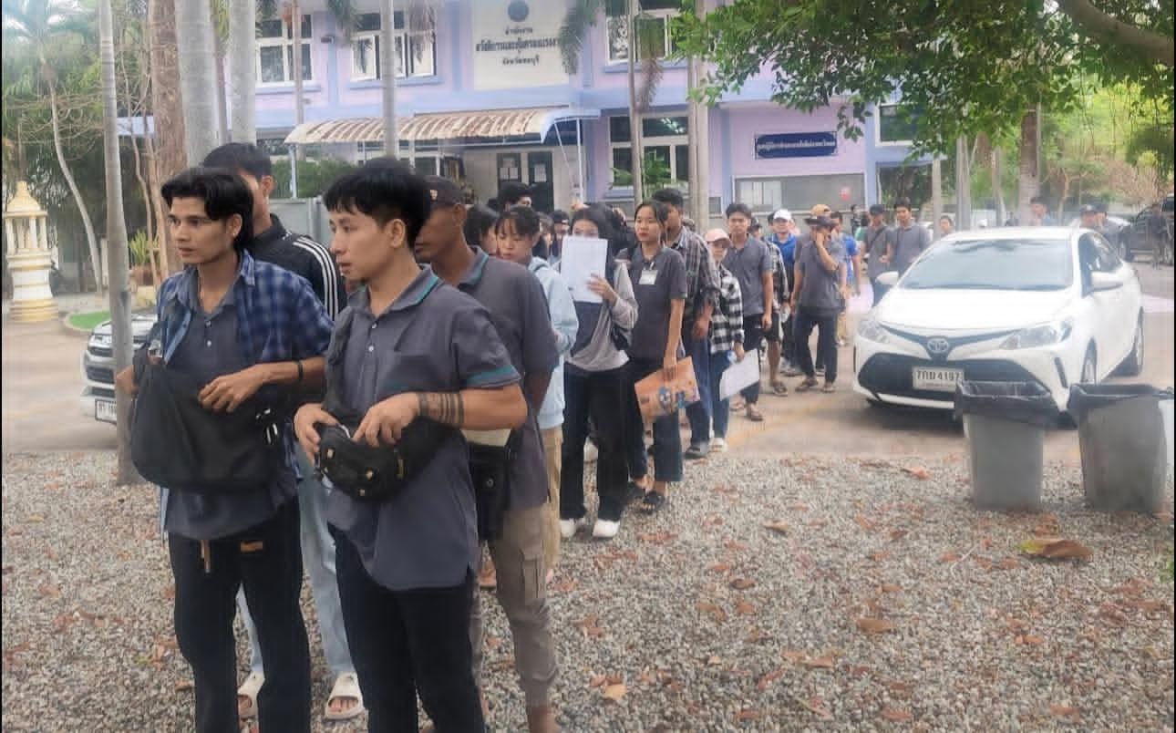 ထိုင်းတွင် မြန်မာလုပ်သား ရာချီ အလုပ်ဖြုတ်ခံရ၊ နစ်နာမှုမရှိအောင် အကူညီတောင်းနိုင်