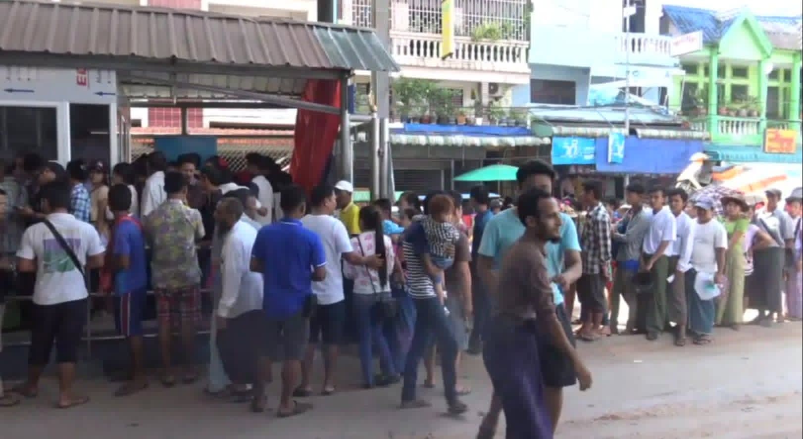အထောက်အထားမစုံသည့် မြန်မာလုပ်သားများအား ပွဲစားများက ပစ်မှတ်ထား အမြတ်ထုတ်နေ