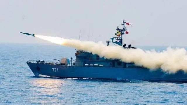 စစ်တွေ၊ ပုဏ္ဏားကျွန်းနှင့် ရသေ့တောင်တို့ကို စစ်တပ်က လေကြောင်းတိုက်ခိုက်၊ ကျိန္တလီနှင့် ဂျိတ္တောအနီးကို လက်နက်ကြီးဖြင့် ပစ်ခတ်  