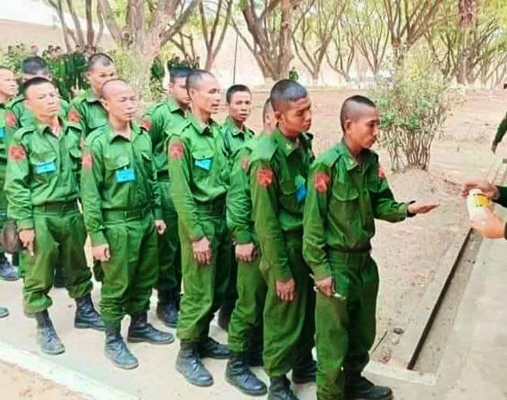 အဓမ္မစစ်သားစုဆောင်းခံရသူ ၃ ဦး နေပြည်တော်တပ်ရင်းမှ ထွက်ပြေး
