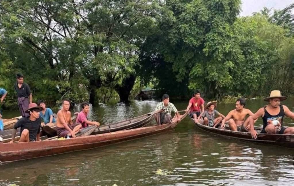 Photo: ကူညီကယ်ဆယ်ရေးအဖွဲ့များ