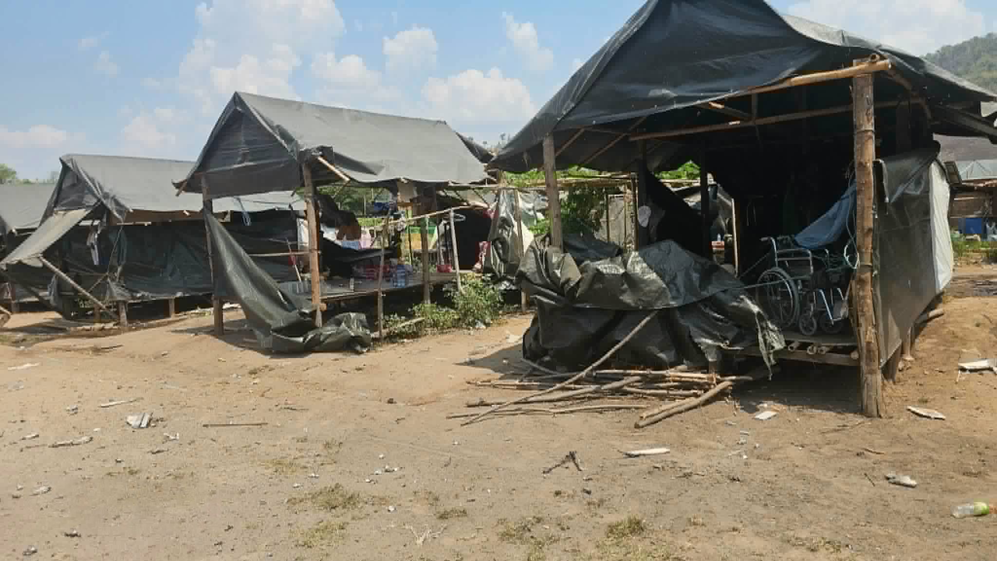 ပလောတပို့(မိုးပြာ) စစ်ရှောင်စခန်း၌ မိုးကာလ ကလေး၊ လူကြီး အားလုံးနီးပါး ဖျားနာနေ