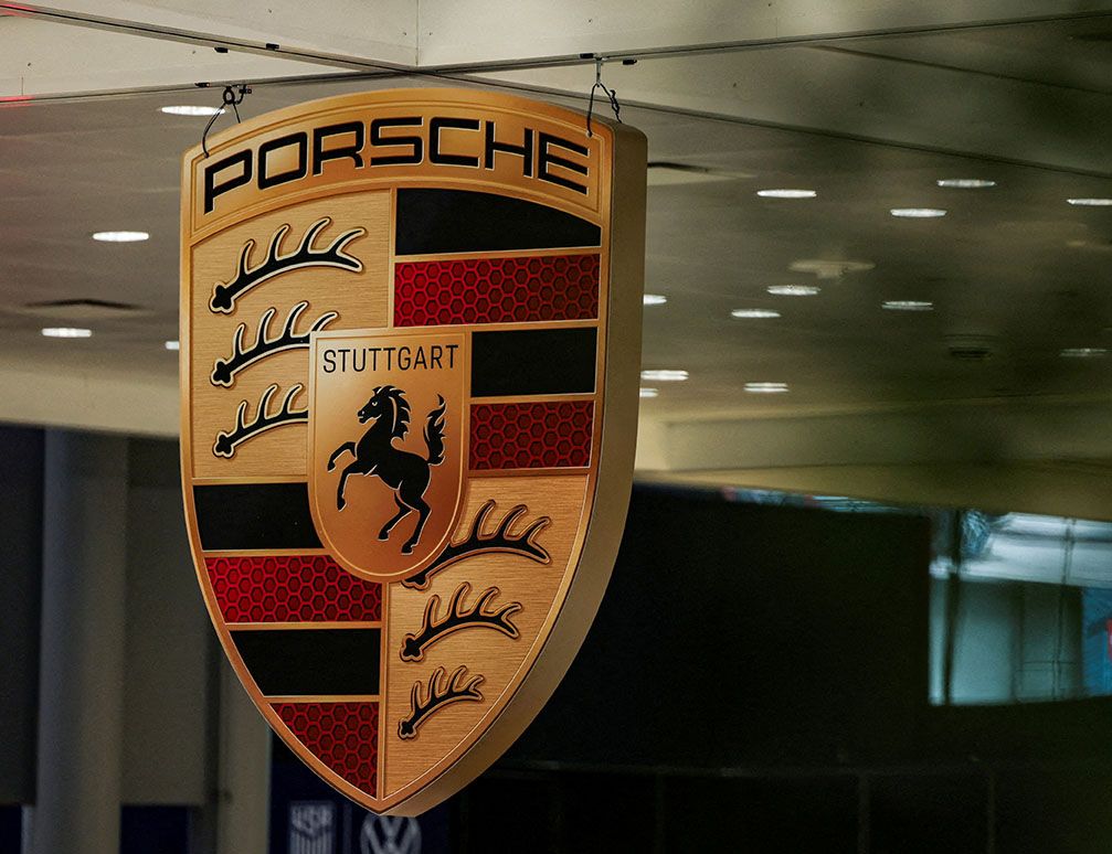ရှယ်ယာဈေးဆက်ကျနေသော်လည်း Porsche  ကားကုမ္ပဏီ ဝန်ထမ်းလျှော့ချမည့် အစီအစဉ်မရှိ