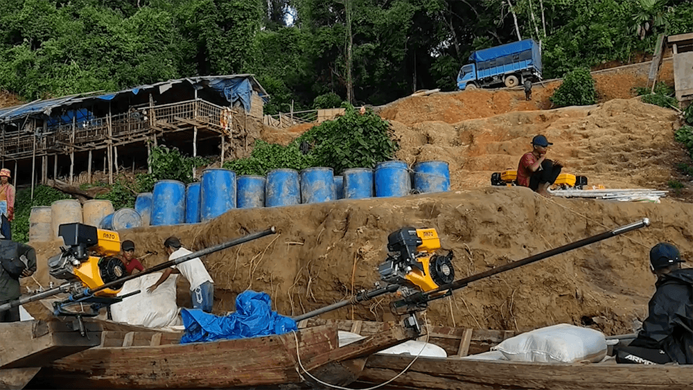 အိန္ဒိယက ဆီရောင်းချမှုကန့်သတ်သဖြင့် ရခိုင်၌ စက်သုံးဆီဈေးမြင့်တက်