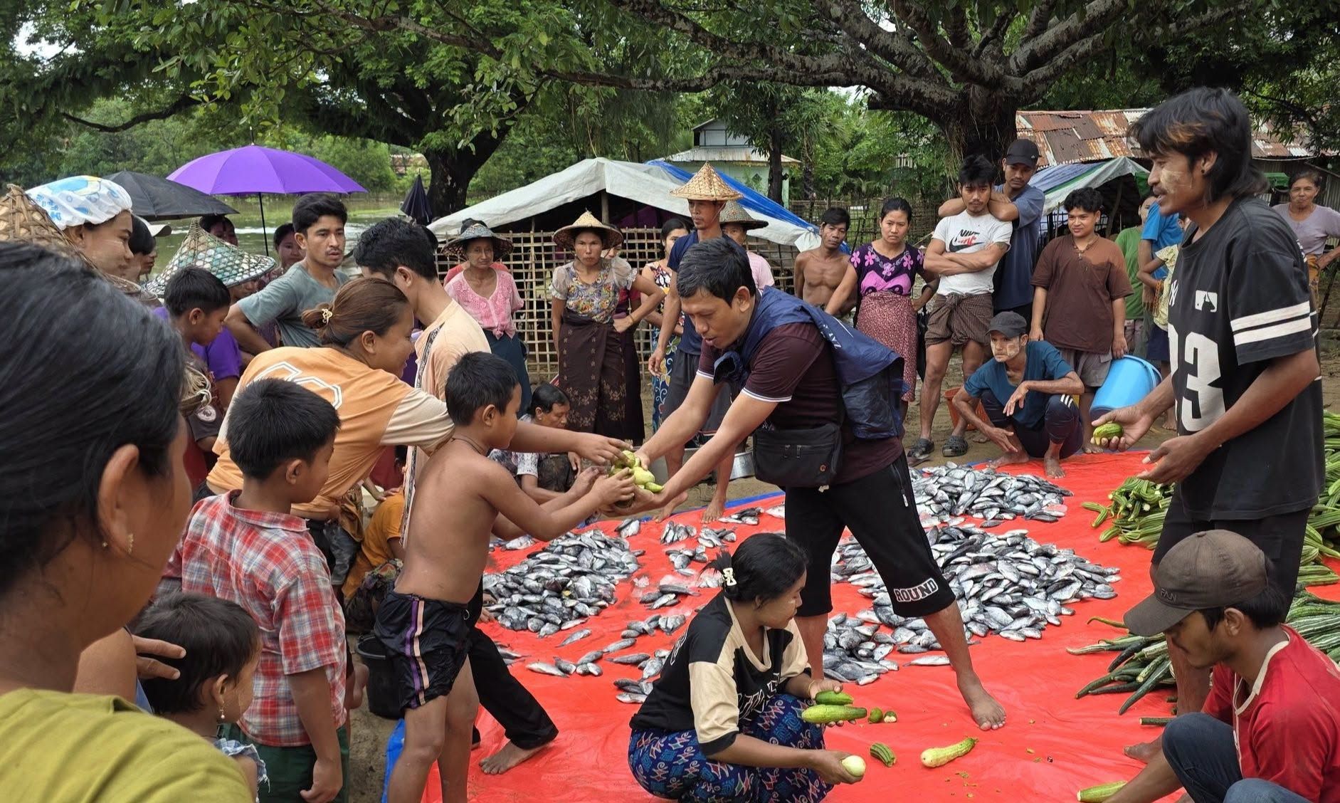 ရခိုင်ပြည်သူများ စစ်ဘေးဒဏ်၊ ရေဘေးဒဏ် ၂ ထပ်ကွမ်း ခံစားနေကြရ  