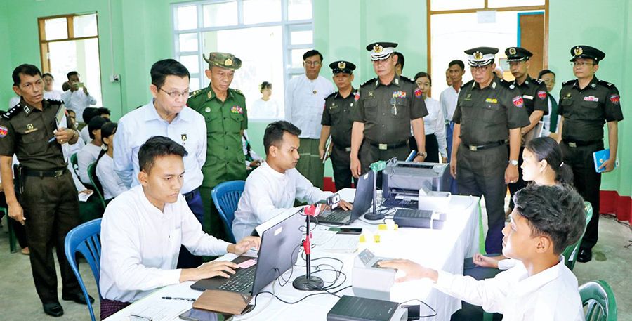   ပုသိမ်တွင် မှတ်ပုံတင်ခ ငွေကျပ် ၈၀,၀၀၀ တောင်းခဲ့သည့် လဝက တိုက်နယ်မှူး စစ်ဆေးခံရ 