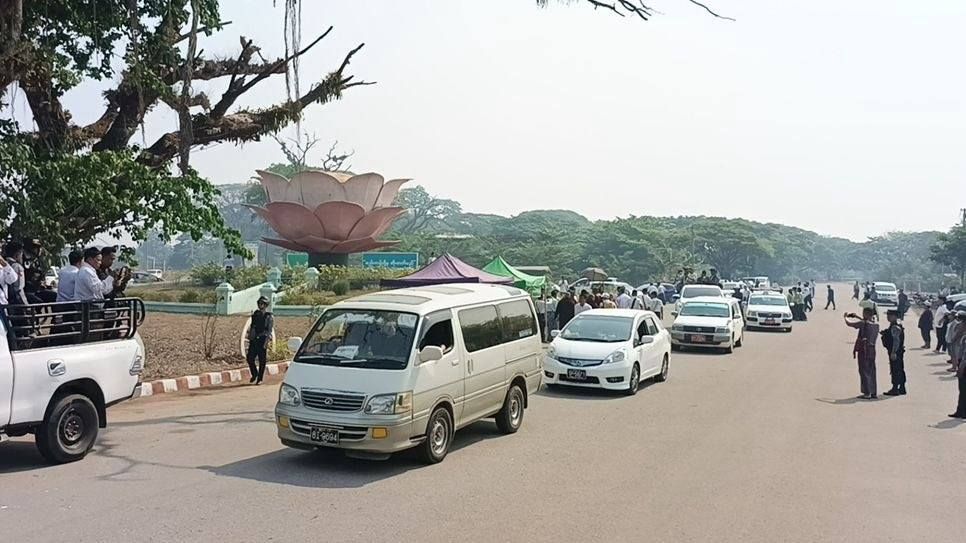 ထိုင်း-မြန်မာ နယ်စပ်ကုန်သွယ်ရေးတွင် စစ်အာဏာရှင်တပ်ကို ကျပ်သိန်းထောင်ချီ လာဘ်ထိုးနေရ 