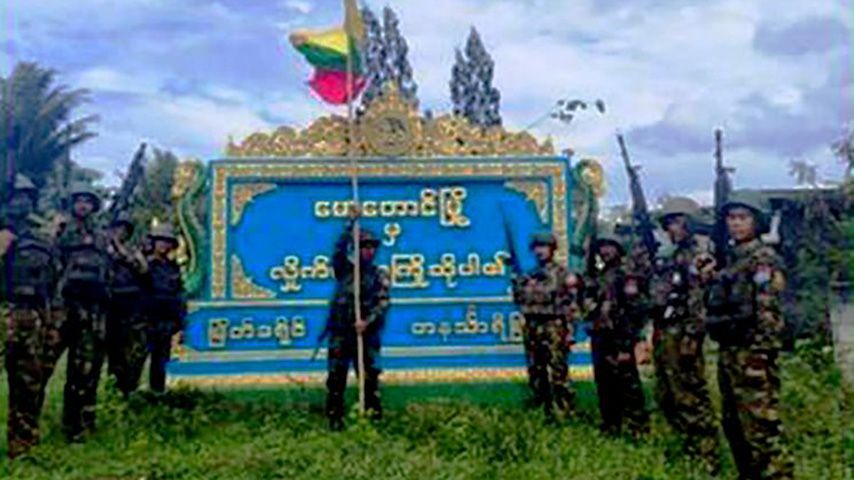 လက်လွှတ်ဆုံးရှုံး မြို့များပြန်ရရေး စစ်တပ်က လေကြောင်းနှင့် တရုတ်အားကိုး လုပ်ဆောင်နေ