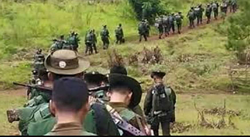 စစ်တပ် စစ်ကြောင်းများ ကမမောင်း-ဖာပွန်သွား လမ်းပေါ်က ဖားလုံးကြီးရွာကို ရောက်ရှိ