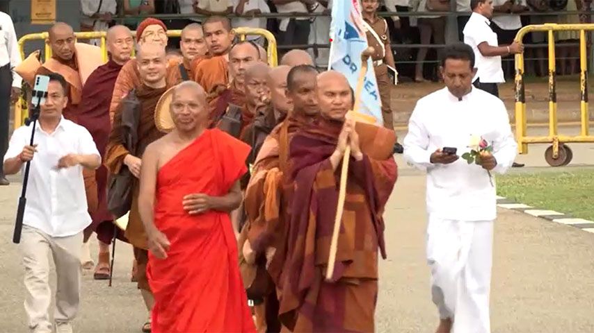 သီရိလင်္ကာတွင် ဗုဒ္ဓဘာသာ ရဟန်းတော်များ၏ ငြိမ်းချမ်းရေး ကြွချီပွဲ ပြီးဆုံးအောင်မြင်