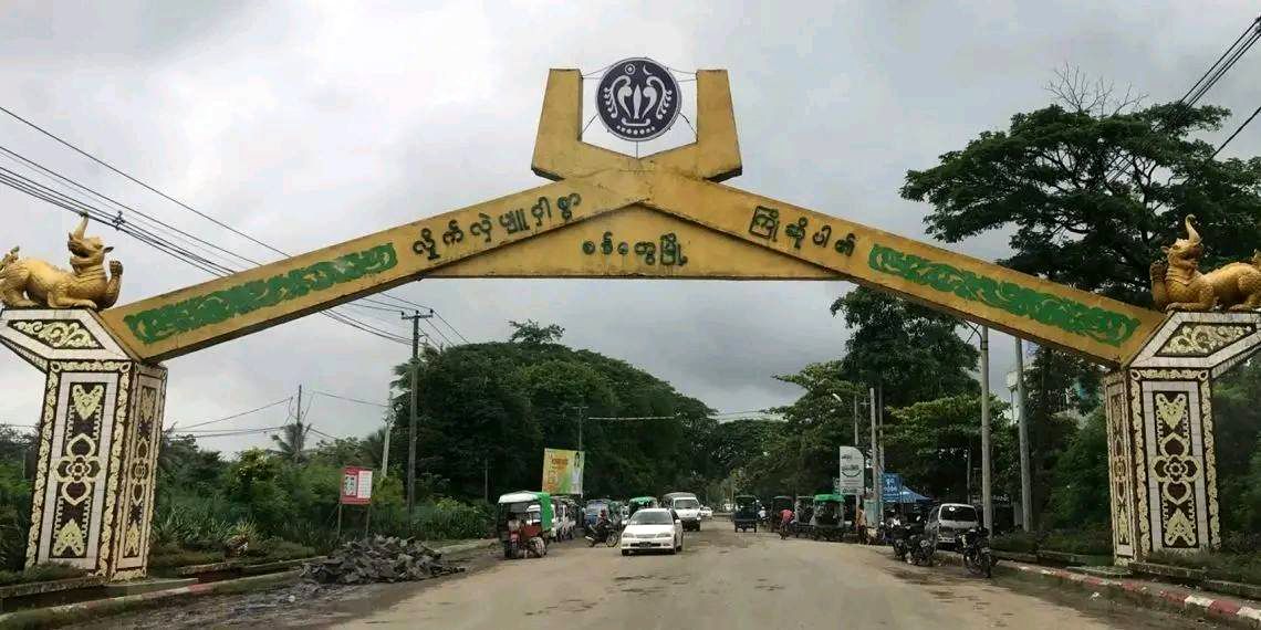 ကျောက်ဖြူနှင့် စစ်တွေတွင် စစ်တပ်က အင်အားထောင်ချီ ဖြည့်တင်း