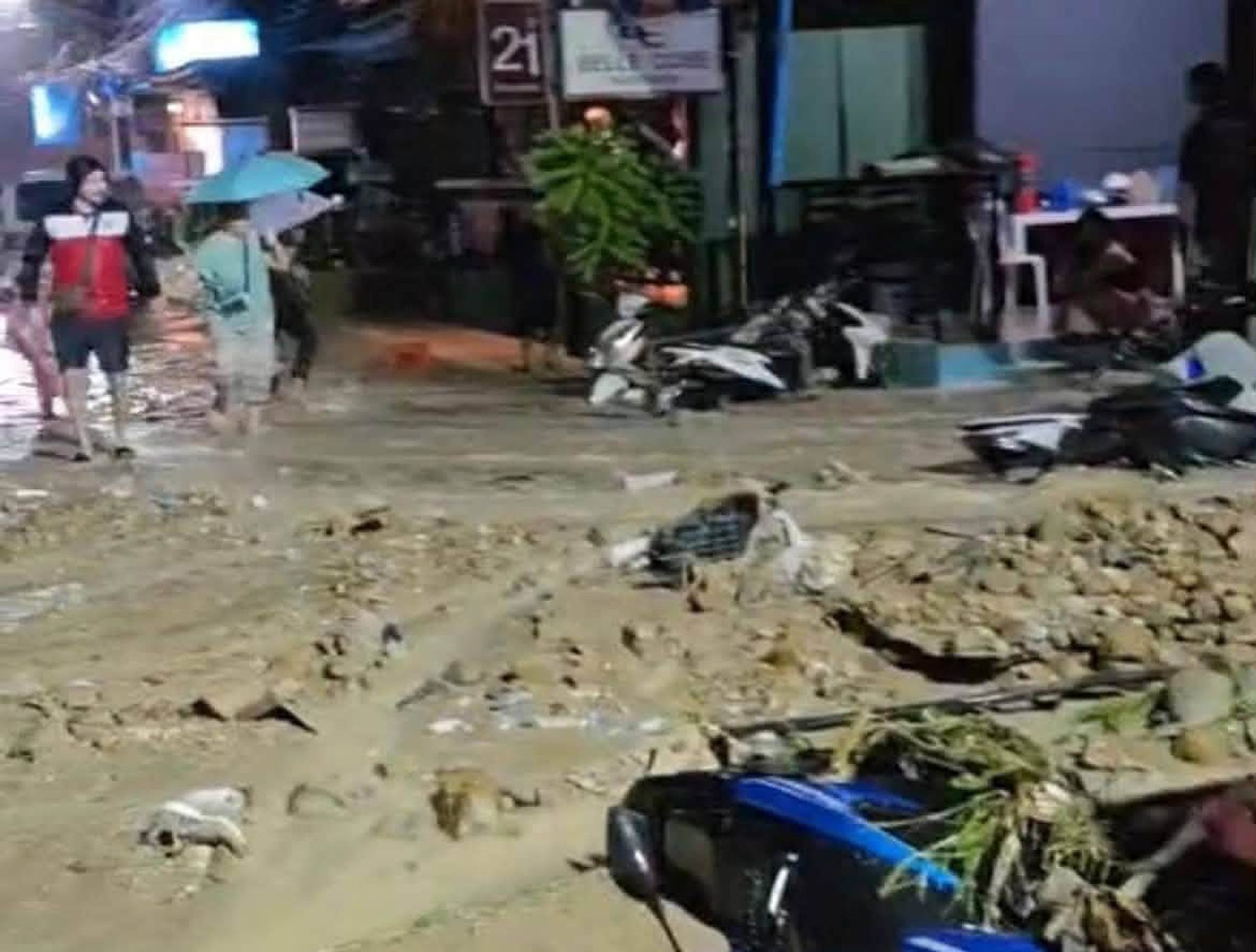 ထိုင်းတွင် ခရိုင်ပေါင်း ၂၀ ရေကြီးရေလျှံ၊ တောင်ပိုင်းတွင် မိုးကြီးရေလျှံ သတိပေး