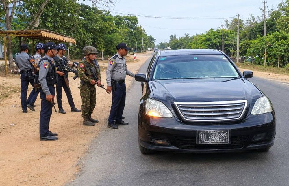 သာပေါင်းတွင် စစ်အာဏာရှင်တပ်ဖွဲ့ဝင် ၂ ဦး သေနတ်တလက်ဖြင့် ထွက်ပြေး
