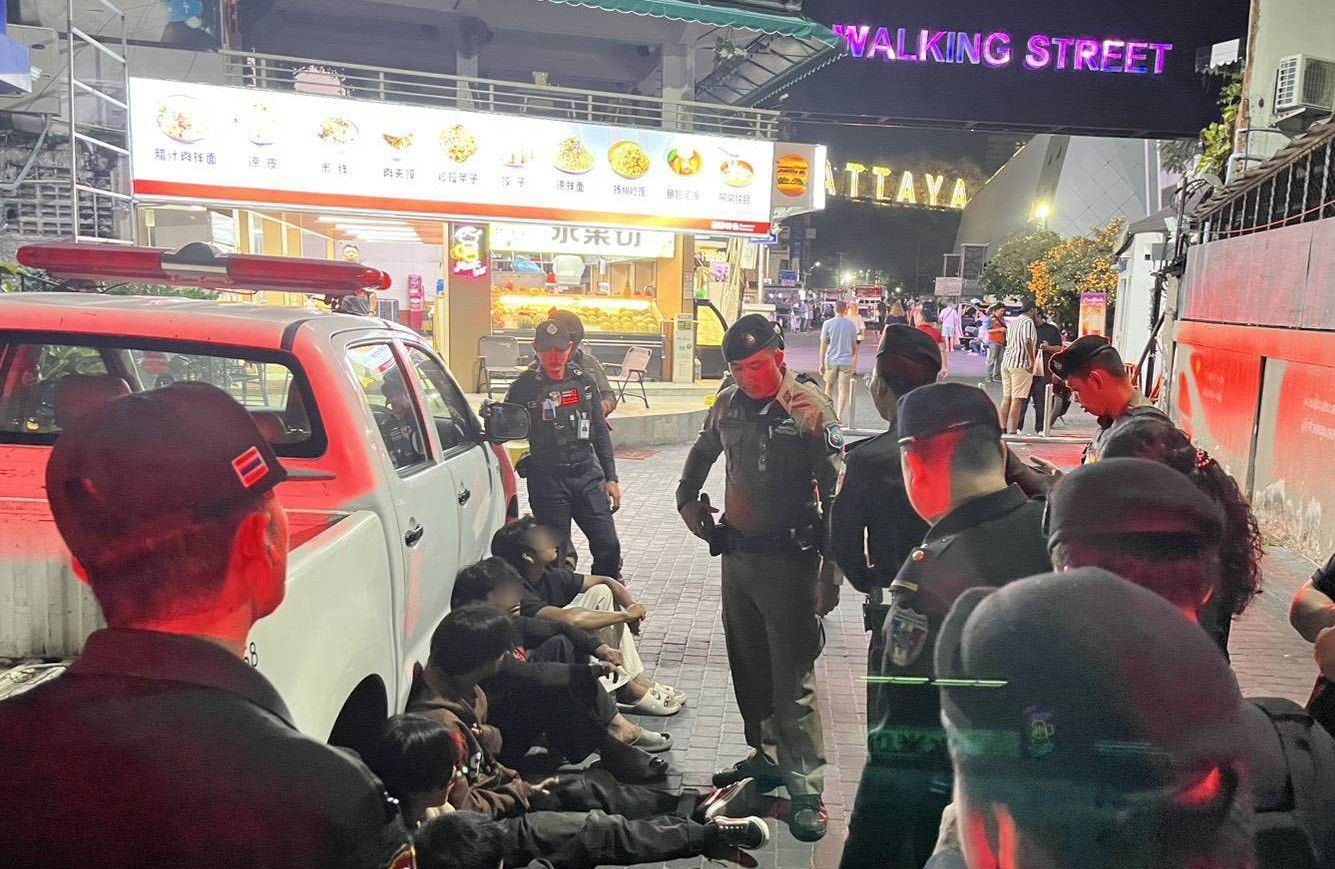 ပတ္တယားတွင် ခိုက်ရန်ဖြစ်ရန် စုဝေးနေသည့် ရွှေ့ပြောင်းလုပ်သားများ ဖမ်းဆီးခံရ 