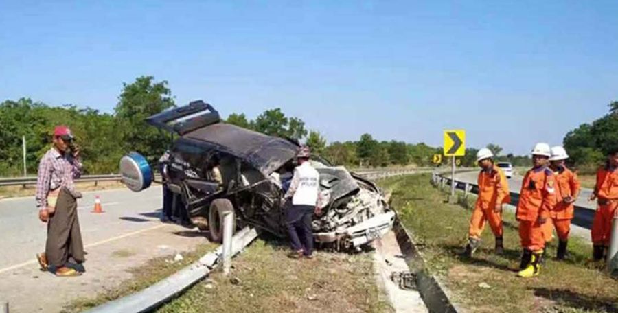 Photo : အမြန်လမ်းရဲတပ်ဖွဲ့