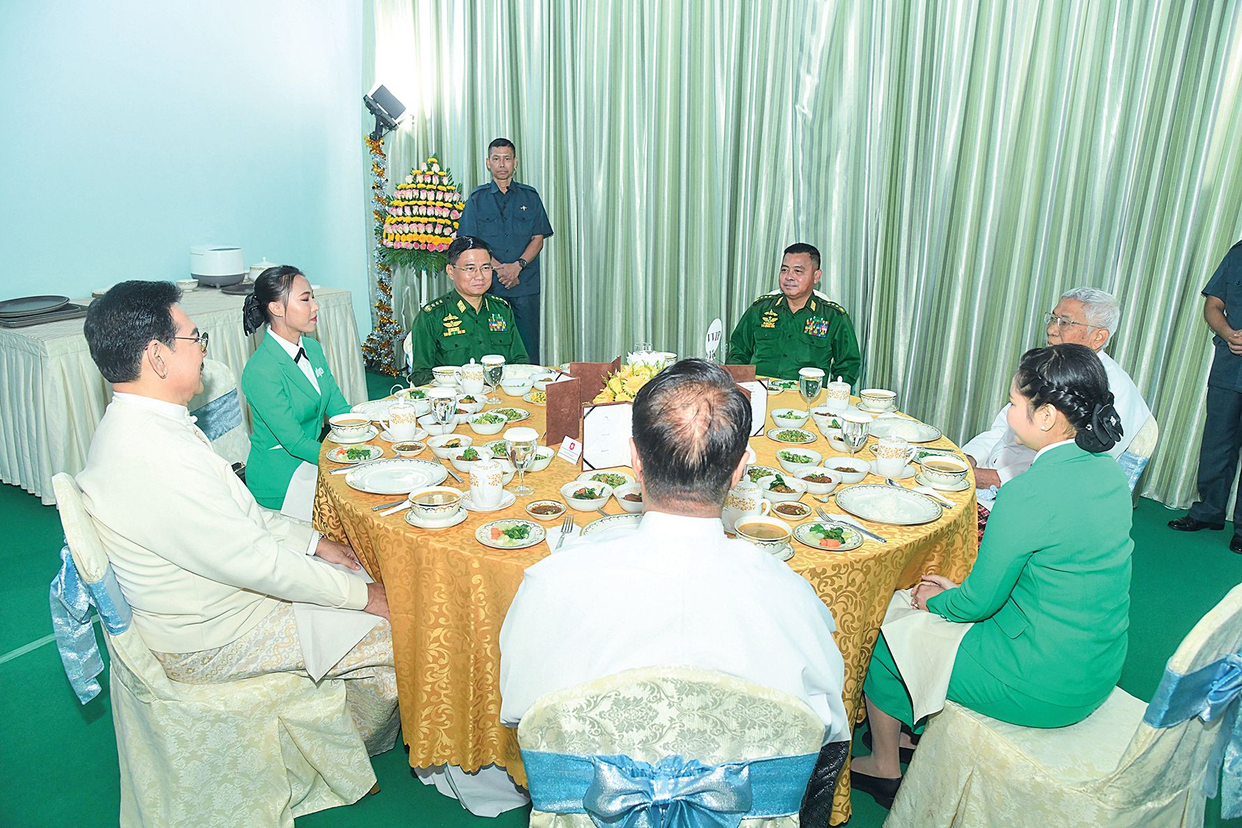 နေပြည်တော်နှင့် ရန်ကုန်တို့တွင် လူငယ်ပညာသင်တန်းကျောင်းများ ဖွင့်မည်ဟု တပ်ချုပ်အသစ် ပြော