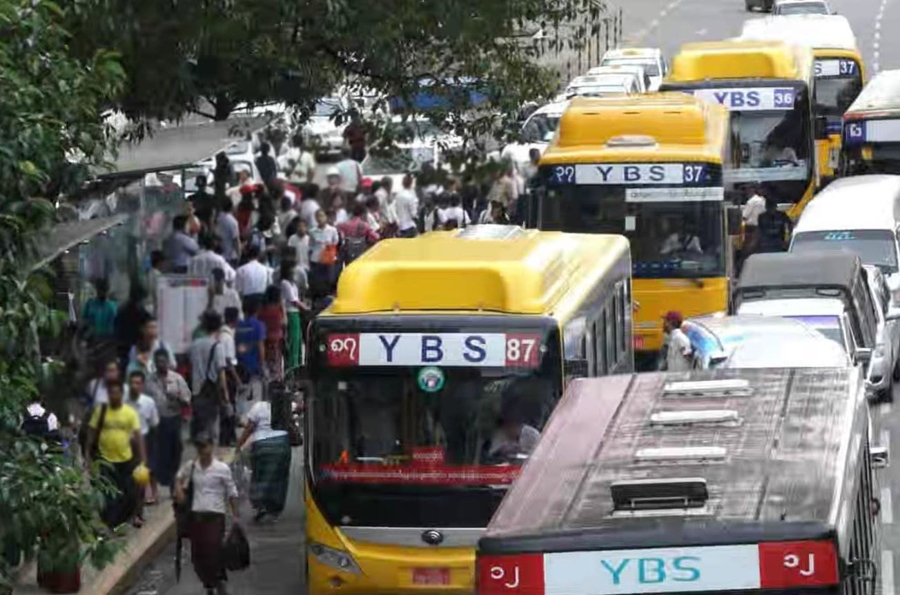 YBS ကားခမတိုးရန် ဆုံးဖြတ်ပြီးနောက် ကားနည်းလာသဖြင့် ခရီးသွားများ အခက်ကြုံ