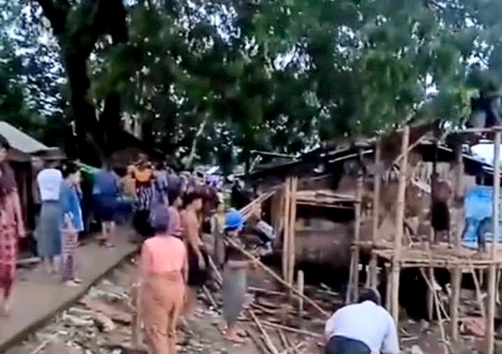 ဇလွန်တွင် ကမ်းပါးပြိုကျပြီး နေအိမ် ၅ လုံးကို အရေးပေါ်ဖျက် ပြောင်းရွှေ့  