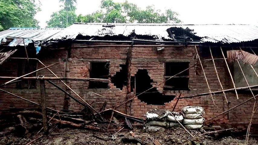 ကျောက်ဖြူကို စစ်တပ်က  လေကြောင်း၊ ရေကြောင်းမှ တိုက်ခိုက်