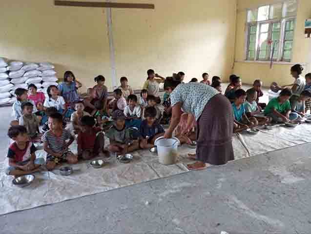 ဆောက စစ်ရှောင်ကလေးများအတွက် ယာယီစာသင်ဆောင်ဆောက်ရန် အကူအညီလိုအပ်နေ