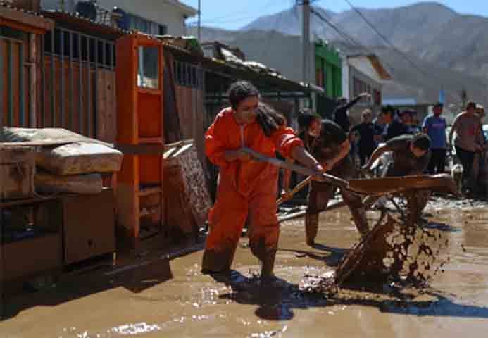 ချီလီ ကမ်းရိုးတန်းမြို့၌ ရွှံ့မြေပြိုကျပြီး အိမ်ခြေ ၆၀ ရာခိုင်နှုန်း ထိခိုက်ပျက်စီး