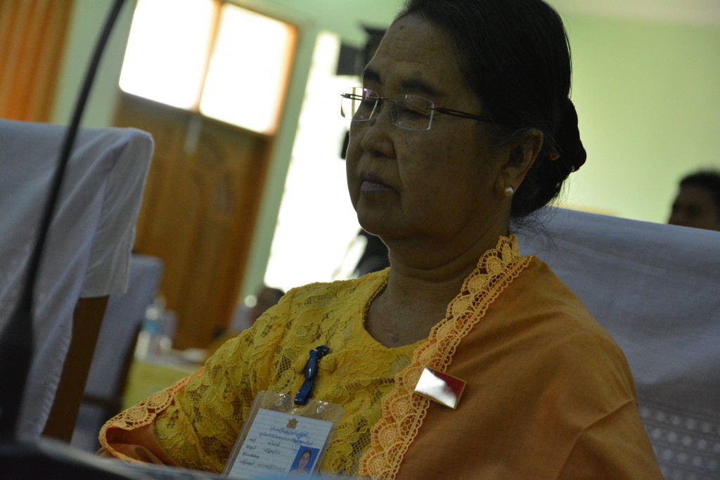 ေဒၚတင္အိ