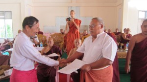 ဧၿပီလ ၂၂ ရက္ေန႔ မြန္းလြဲ ၁ နာရီက မြန္ ၂ ပါတီ ပူးေပါင္းေရးအတြက္ အစည္းအေဝးက်င္းပခဲ့ရာမွာ မြန္ပါတီ ၂ ခုစလံုးက တပါတီအျဖစ္ ပူးေပါင္းသြားမယ္ဆိုၿပီး ကတိျပဳစဥ္