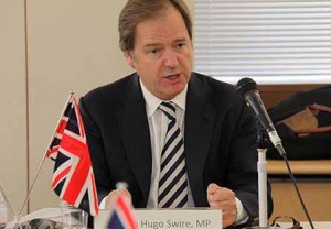 800px-Hugo_Swire_visits_Japan