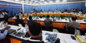 လုိင္ဇာတြင္ ၿငိမ္းခ်မ္းေရး ေဆြးေႏြးပြဲ က်င္းပခဲ့စဥ္က