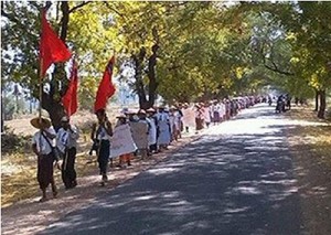 လက္ပံေတာင္းေတာင္ ေၾကးနီစီမံကိန္း ဖ်က္သိမ္းေရး သပိတ္စခန္းမ်ားကို အၾကမ္းဖက္ ၿဖိဳခြင္းခံခဲ့ရတဲ့ ၁၄ လျပည့္ အျဖစ္ မတ္လ ၁ ရက္ေန႔ ေန႔လည္ ၁ နာရီမွာ ဆႏၵျပပဲြျပဳလုပ္