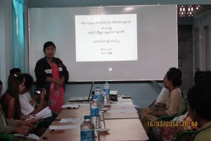 ဟိႏၵားသတၱဳတြင္း စီမံကိန္းေၾကာင့္ နစ္နာမႈမ်ားႏွင့္ပတ္သက္ၿပီး သတင္းစာရွင္းလင္းပြဲ ျပဳလုပ္စဥ္ (ဓာတ္ပုံ - yarzar soe facebook)