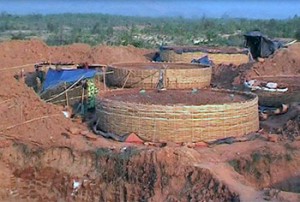 သပိတ္က်င္း ေရႊထုတ္လုပ္ေရးလုပ္ငန္းခြင္အား ျမင္ေတြ႔ရစဥ္