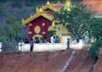 လယ္တီ သာသနိက အေဆာက္အအံုမ်ားကို ျမင္ေတြ႔ရစဥ္