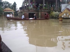 ပဲခူးၿမိဳ႕ ေရႀကီးေနစဥ္
