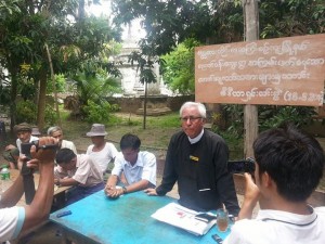 သတင္းစာရွင္းလင္းပြဲျပဳလုပ္စဥ္ (Photo - Thein Aung Myint)
