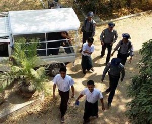 ၿပီးခဲ့တဲ့ မတ္လ ၁၇ ရက္ေန႔ ရုံးထုတ္စဥ္က (ဓာတ္ပုံ -  Robert San Aung's) 