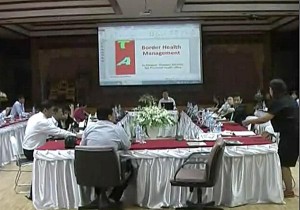 ႏွစ္ႏုိင္ငံ တာ၀န္ရွိသူမ်ား ေဆြးေႏြးေနစဥ္