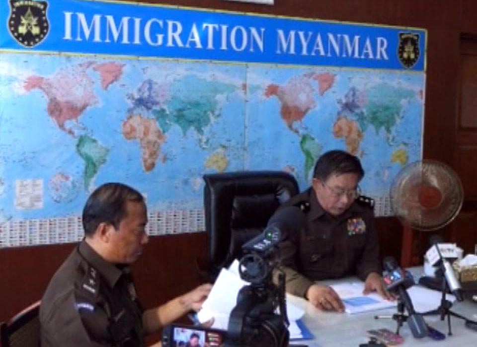 လူ၀င္မႈႀကီးၾကပ္ေရးႏွင့္ အမ်ိဳးသား မွတ္ပံုတင္ဦးစီးဌာနက ညႊန္ၾကားေရးမႉးခ်ဳပ္က သတင္းစာရွင္းလင္းပြဲ ျပဳလုပ္စဥ္