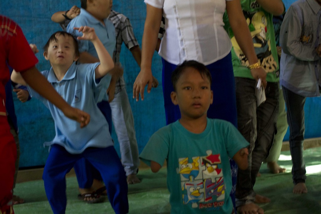 ဒီဇင္ဘာ ၃ ရက္ေန႔က အျပည္ျပည္ဆုိင္ရာ မသန္စြမ္းသူမ်ားေန႔တြင္ ျမင္ေတြ႔ရသည့္ ကေလးငယ္မ်ား