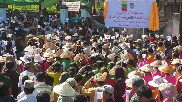 SNLD မွ ရွမ္းျပည္နယ္အတြင္း လူထုေတြ႔ဆံုပဲြ ျပဳလုပ္ေနစဥ္ (ဓာတ္ပံု - Sai Myo Zin)